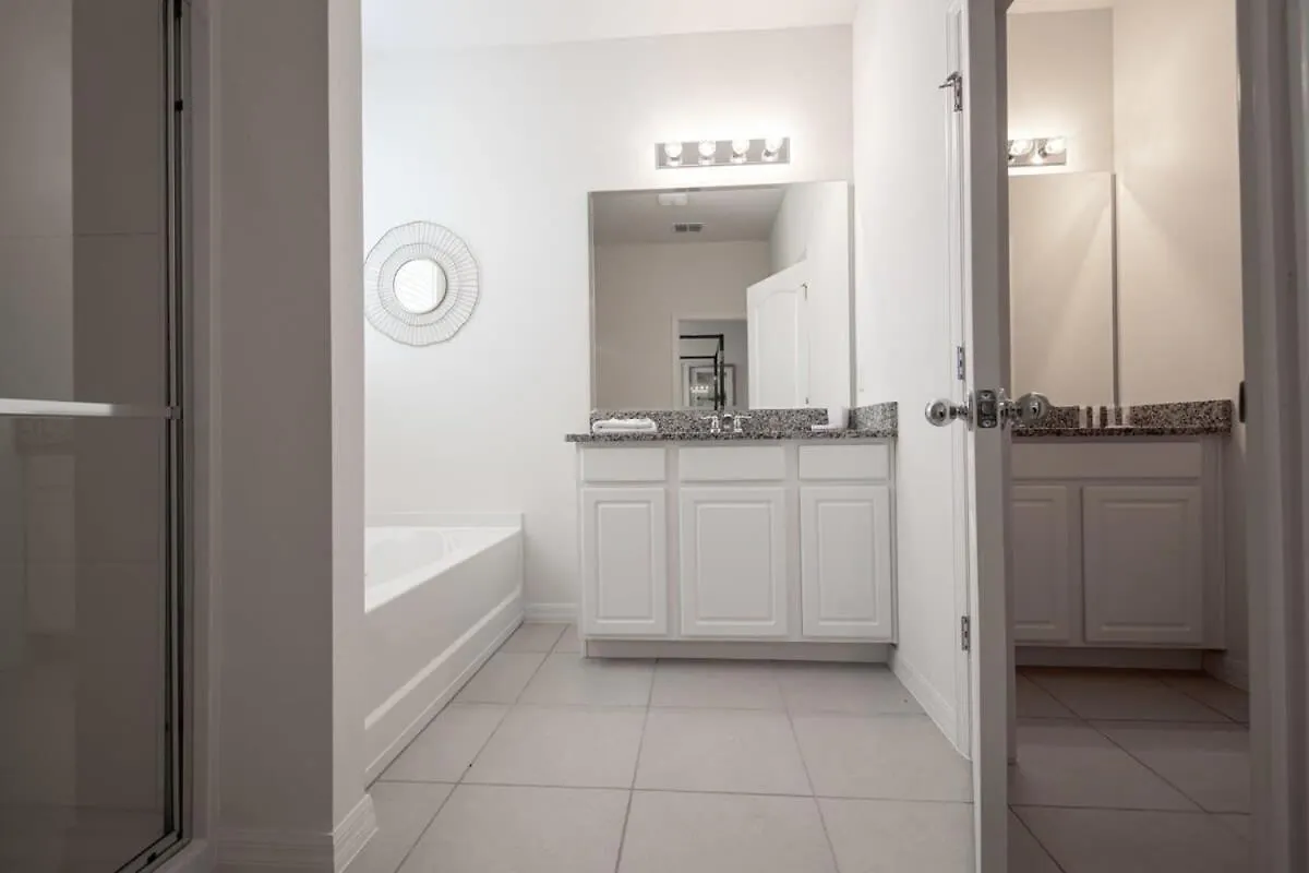 Relaxing Pool Home Great Location-5268Oa Davenport Holiday home