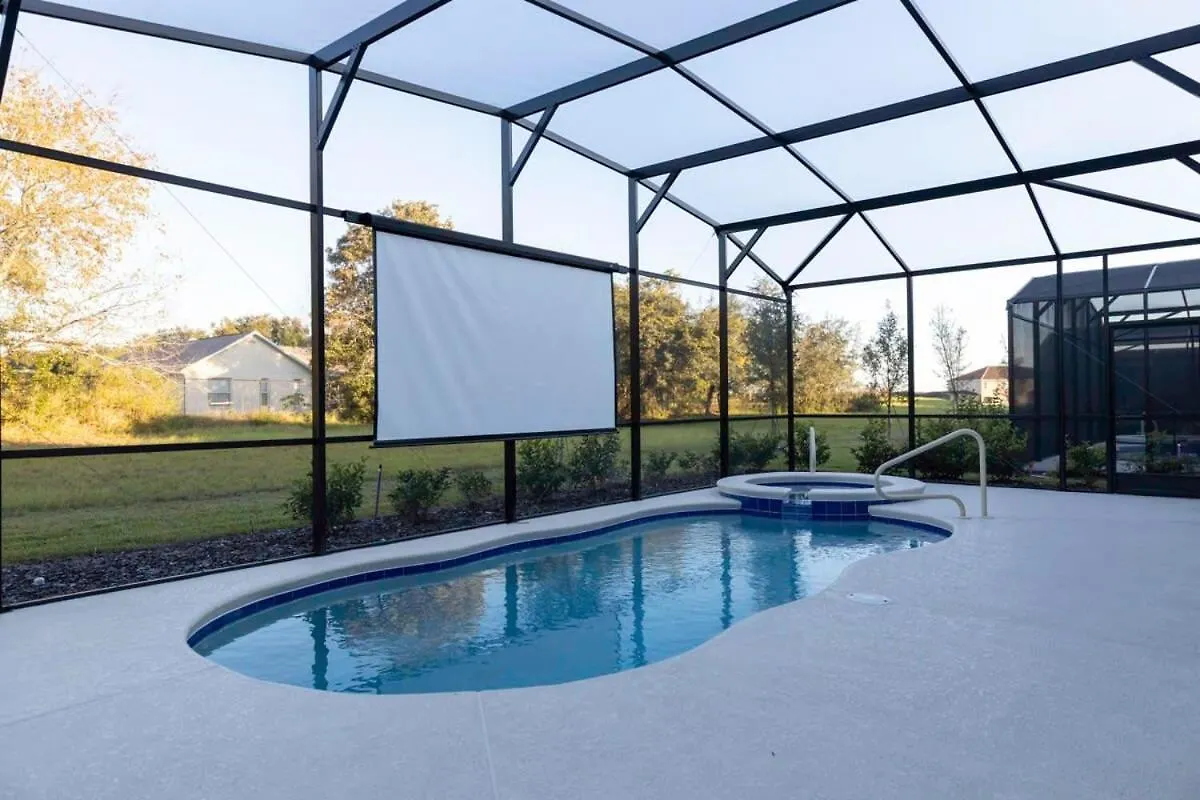 Relaxing Pool Home Great Location-5268Oa Davenport